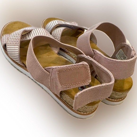 EUC Pink Bobs Sandals | 7 - Picture 4 of 8